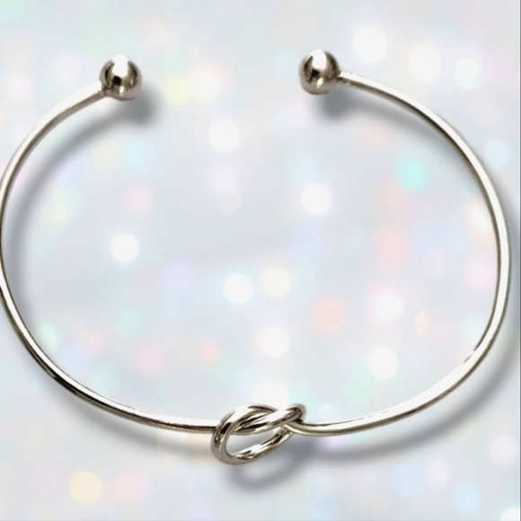Silver love knot bangle silver bracelet NWT - Picture 3 of 7